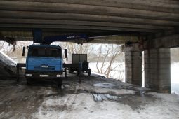 В Курске «Квадра» продолжает ремонт трубопровода под Сеймским мостом