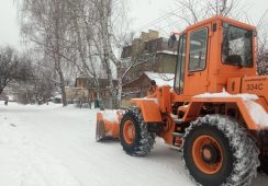 В Курске расчищают снег на улицах частного сектора