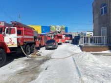 В Курске на улице 50 лет Октября сгорел автомобиль «Чери»