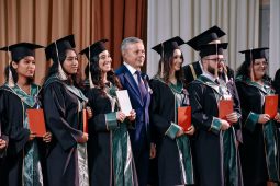 В Курском медуниверситете вручили дипломы иностранным студентам