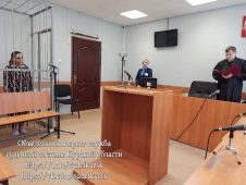 В Курске цыганку осудили за покушение на кражу денег из квартиры