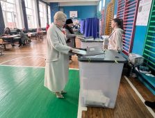 В Курске депутат Госдумы Екатерина Харченко проголосовала на выборах президента