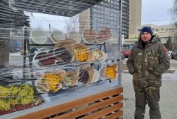 В Курске начали работать цветочные базары