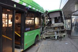 В центре Курска автобус ЛиАЗ спровоцировал массовое ДТП с пострадавшими