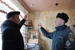 В многоэтажках Железнодорожного округа Курска проверили пожарную безопасность