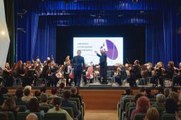 В Железногорске состоялся концерт Национального оркестра под управлением Владимира Спивакова