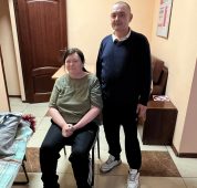 В Курске женщину, которая жила в гараже, поместили в реабилитационный центр