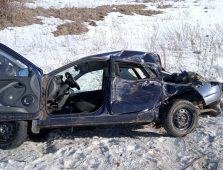 В Курской области в столкновении с локомотивом погиб водитель легковушки