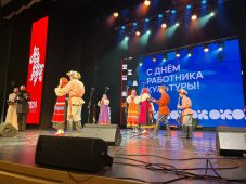 В Курске поздравили работников культуры с профессиональным праздником