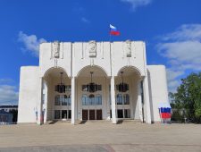 Курский драмтеатр проведёт мобильный фестиваль в трёх городах