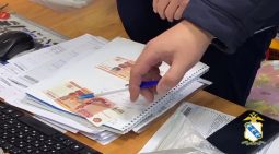 В Курской области полиция провела рейд по торговым точкам для борьбы с фальшивыми деньгами