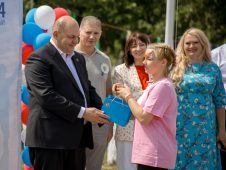 Алексей Смирнов в День защиты детей посетил Верхнелюбажскую школу-интернат