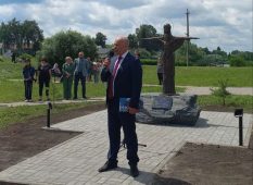 В Щиграх Курской области появилась скульптура «Мать России»