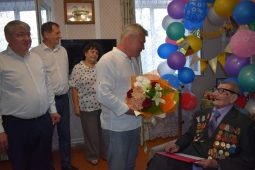 Курский ветеран отмечает 100-летие
