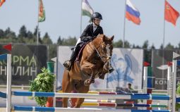 Всадница из Курска победила на Евразийских молодёжных играх
