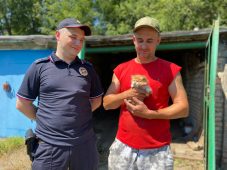 В Курской области полицейский спас котёнка