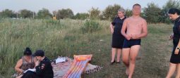 В Курске спасатели нашли подростка, которого унесло по реке на матрасе