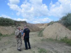 В Курской области глава фермерского хозяйства незаконно добывал песок