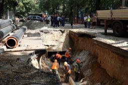 В Курске продолжается реконструкция тепломагистрали на улице Павлова