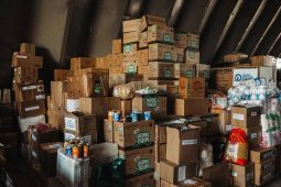 Министр транспорта РФ Роман Старовойт привёз в Курскую область гуманитарный груз