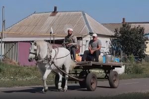 Людей вывозим, но едут не все