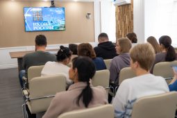 Курским журналистам показали фильм Павла Астахова об иконе Божией матери «Знамение»