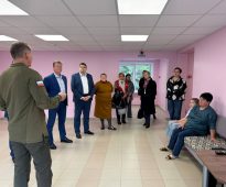 Курские чиновники встретились с жителями приграничья в калужском ПВР