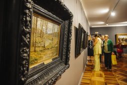 В Курской области многодетные семьи смогут бесплатно посещать выставки и музеи