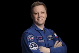 Курян с Днём народного единства поздравил космонавт Александр Горбунов