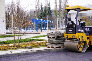 В Курчатове Курской области  завершают благоустройство Площади культур