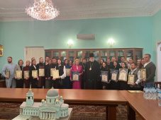 В Курске владыка Герман наградил волонтёров