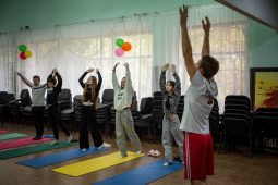 Жители Курска и вынужденные переселенцы могут получить детям путёвки в санаторий