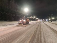 Ночью на улицах Курска работали 56 единиц дорожной техники