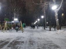 В Курске на КЗТЗ обновили освещение