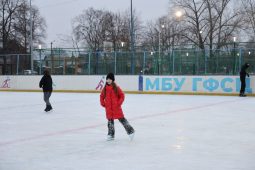 В Курске заработал открытый каток «Восток»