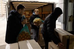 Для жителей курского приграничья привезли 20 тонн мандаринов