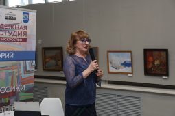 Заслуженный художник РФ Вера Геппа встретилась с творческими курянами