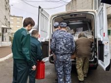 Таможенники из Санкт-Петербурга передали помощь бойцам из курского приграничья