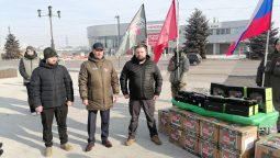 В Курске военкор Поддубный и Народный фронт передали 80 тепловизионных прицелов военным