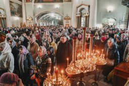 Александр Хинштейн поздравил курян с Вербным воскресеньем