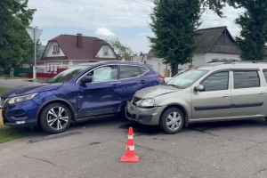 В Курске в столкновении двух машин ранена 16-летняя девочка