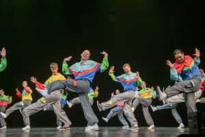 У нас танцуют все!