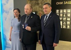 В Курской области вручили народную награду «Отец солдата»