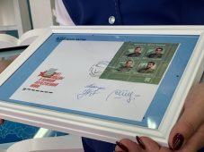 В обращение выпустили марку в честь курского писателя-фронтовика Евгения Носова