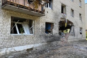 В Рыльске Курской области от дронов ВСУ пострадали 5 многоквартирных домов