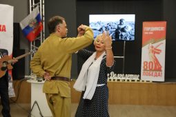 В областном Дворце культуры имени В. Н. Винокура состоялся концерт участников проекта «Курское долголетие»