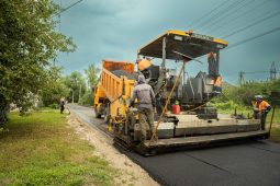 За 2025 год в Курске отремонтируют более 27 тысяч километров дорог