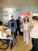 Партийцы проверили уровень доступности курского спортобъекта для лиц с ОВЗ