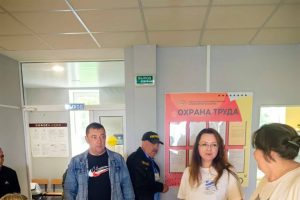 Партийцы проверили уровень доступности курского спортобъекта для лиц с ОВЗ