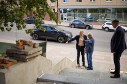 Администрация Курска усилила контроль за ремонтом сквера «Спутник»